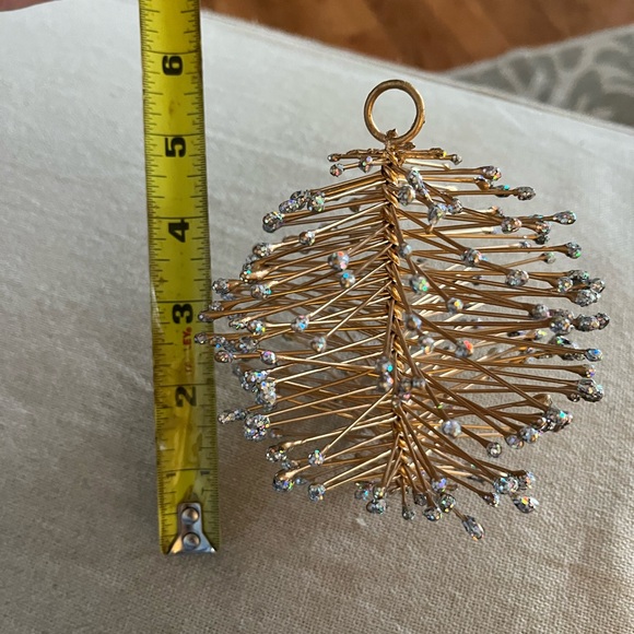 Set of 3 gold pine cones wire pinecone with glittery ends winter decor ornaments - Picture 6 of 8